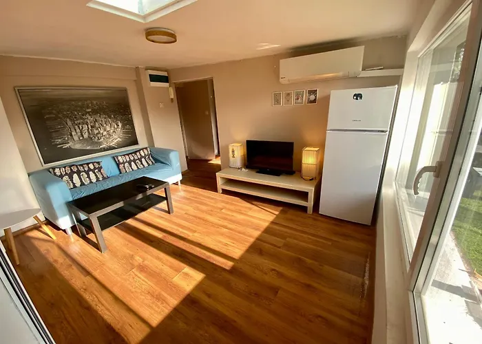 Small Bijou On The Rooftop