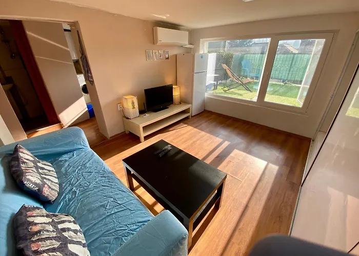 Small Bijou On The Rooftop