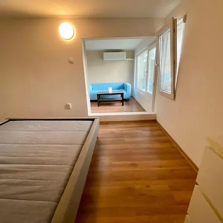 Daire Small Bijou On The Rooftop