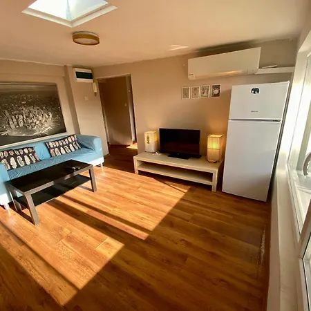 Small Bijou On The Rooftop