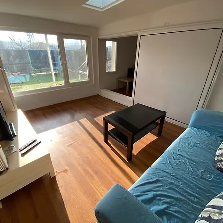 Apartament Small Bijou On The Rooftop